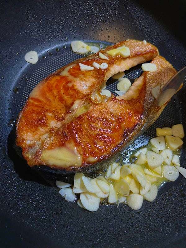 Garlic Butter Salmon Steak: Aromatic, Crispy Skin, Juicy Flesh – Absolutely Delicious! Thai Blessing Co By RURUECHA
