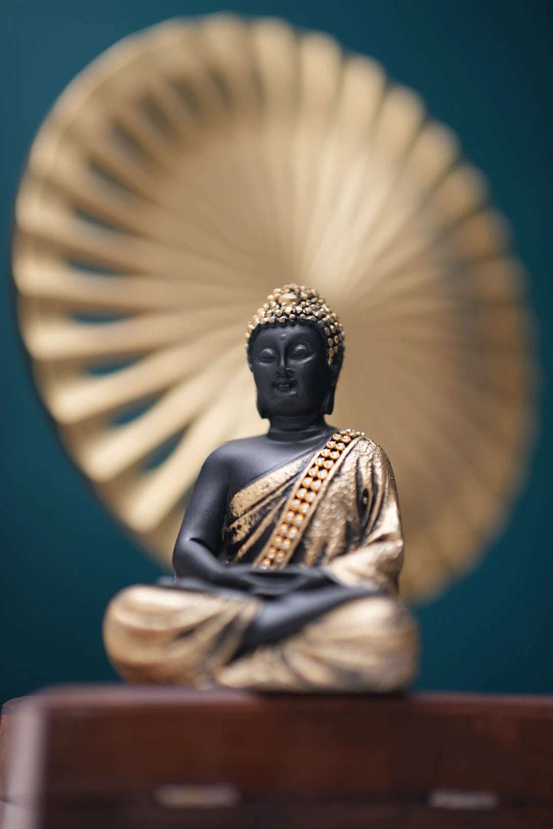 The Role of Buddhist Beliefs in Thai Amulet Popularity
