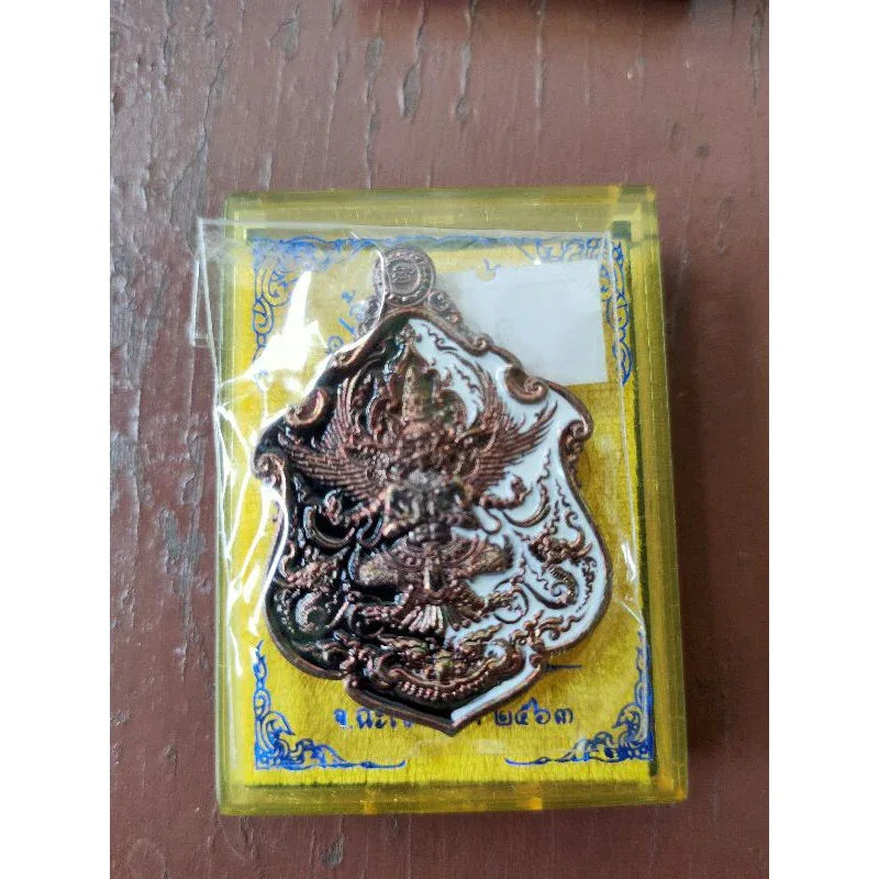🦅 THE TYCOON OF THE SKIES: PHYA KRUT ✨ The Sovereign Garuda: Luang Pu Foo 2020 "Jao Sua Wentai" Edition – The Ultimate Icon of Royal Wealth & Elite Authority Satta black and white enamel.
