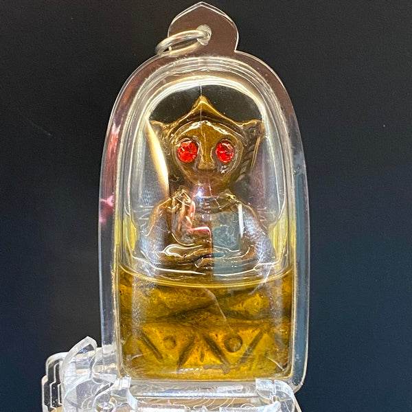 Ngung Nang Long – Thai Charm Figurine for Attraction &amp; Prosperity by Luang Phor Mian (Wat Chaniangwanaram, 2025 Edition) - Thai Blessing Co