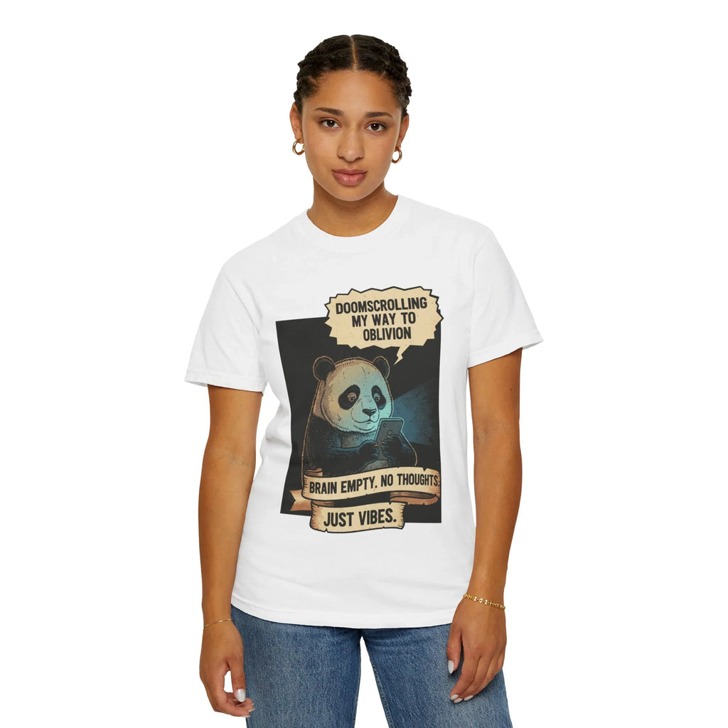 Funny Panda Doomscrolling Shirt - Brain Empty No Thoughts Just Vibes Tee - Retro Vintage Aesthetic T-Shirt - Relatable Digital Burnout Meme Gift - Smartphone Addict Introvert Top