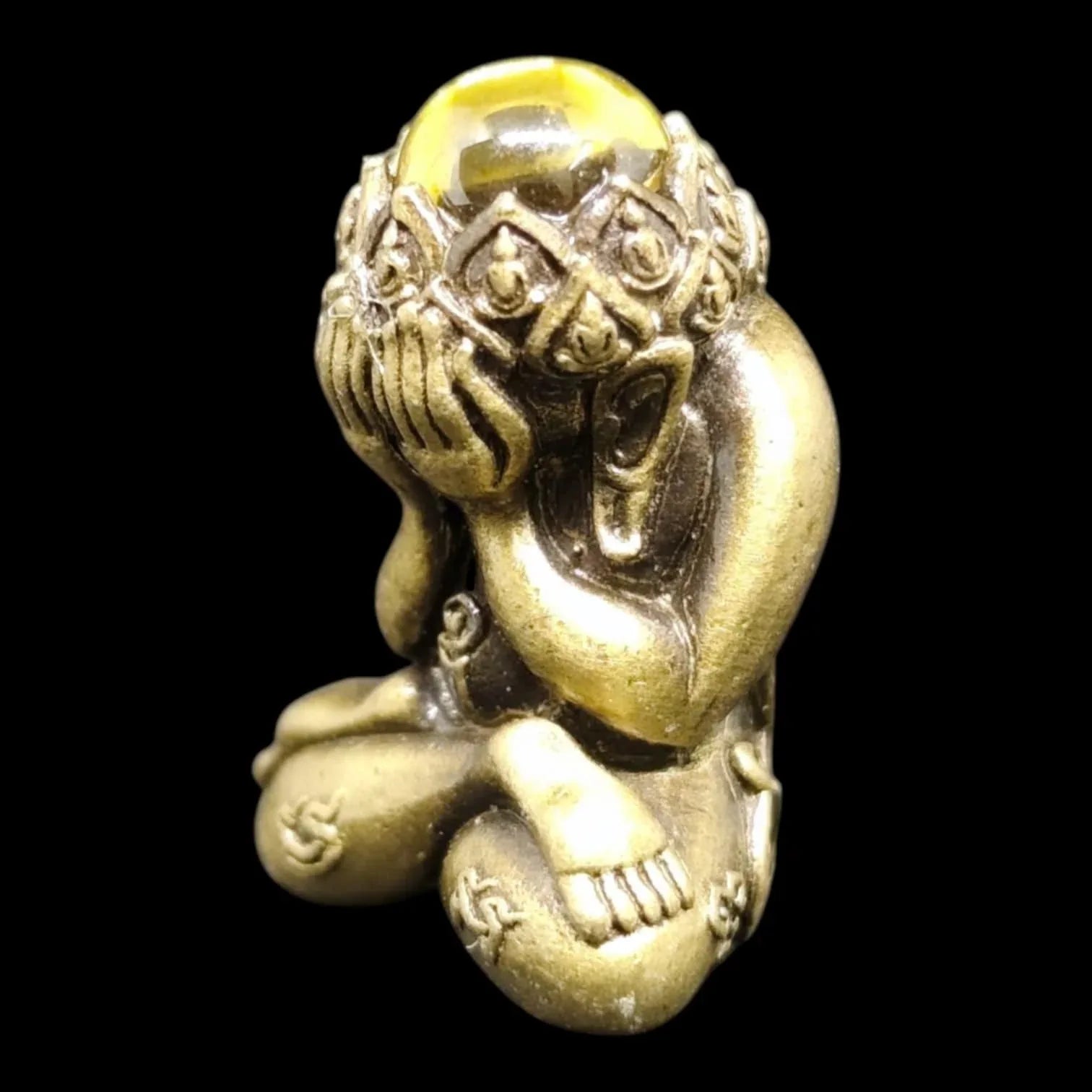 Extraordinary Phra Pidta Manee Mantra Amulet - Satin Gold Alloy & Rare Yellow Sapphire Hair, Blessed by Luang Pu Boonma of Wat Khao Kaew Thong (B.E. 2567) with Original Box