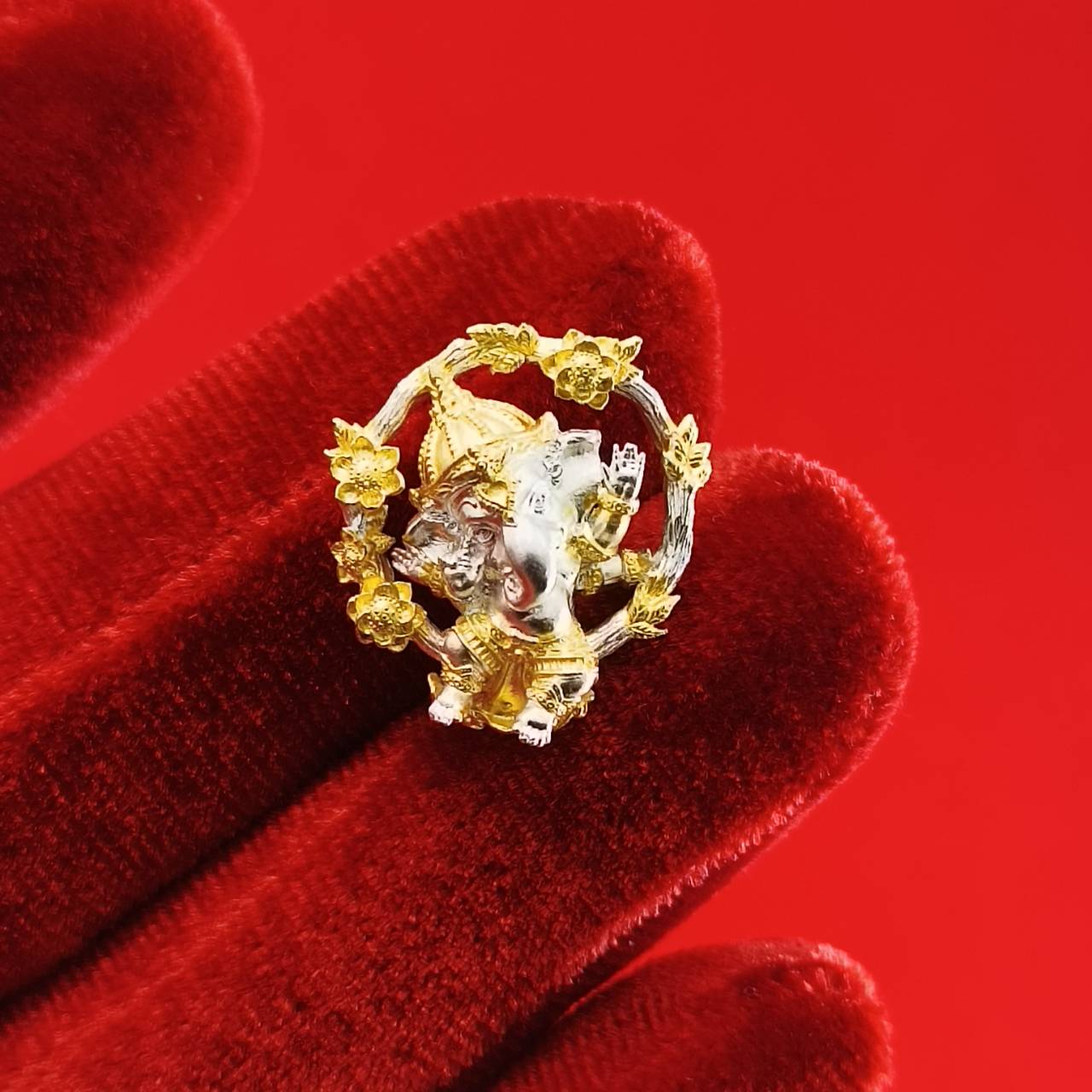 Invoke Abundance, Success & Obstacle Remover – Sri Bala Ganapati Child Ganesh, Consecrated by Luang Phor Wijit Default Title