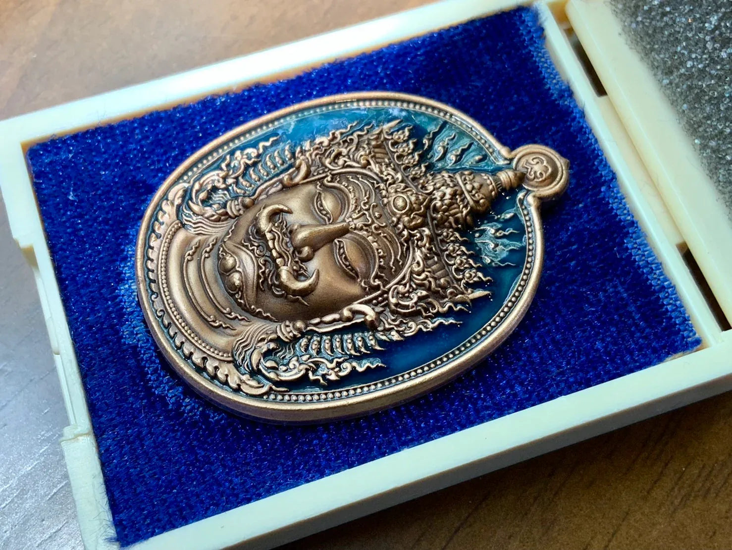 💰 Thao Wessuwan "Thep Setthi" (Deva Millionaire) Coin: "Na Thewada" Edition by LP Suchart (Wat Sila Dok Mai) – Wealth & Divine Protection