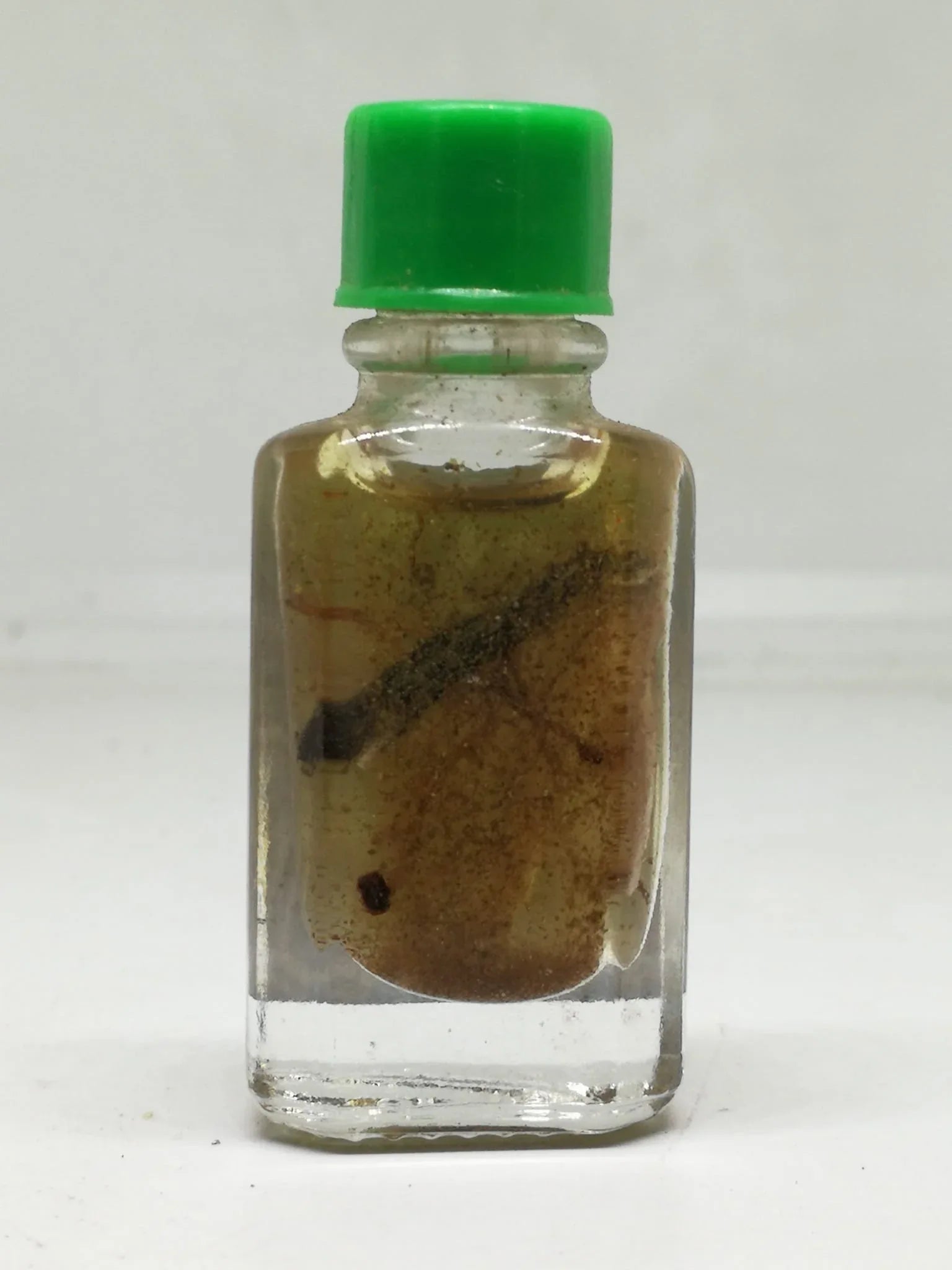 ✨ Nam Man Wan Pong Maha Senah – Powerful Charm Oil by Ajarn Heng Praidam | Attraction, Blessings & Good Fortune Enhancer