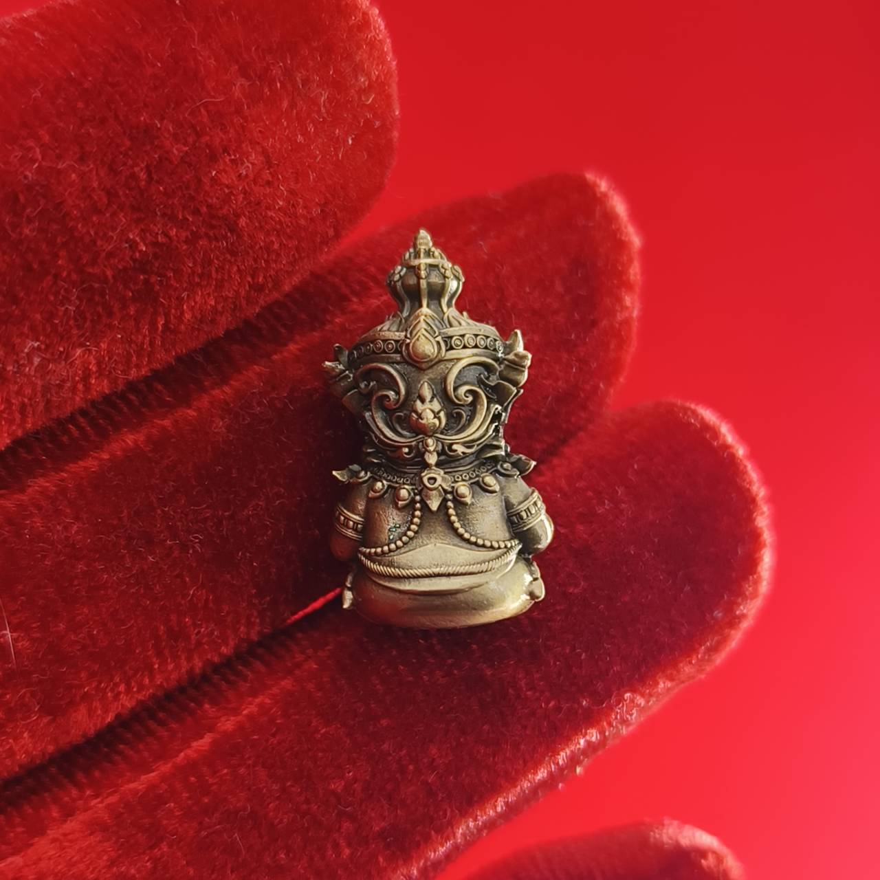 Attract Prosperity, Wisdom & Protection – Sri Siddhaya Kanapathi Sacred Amulet Miniature from Thailand