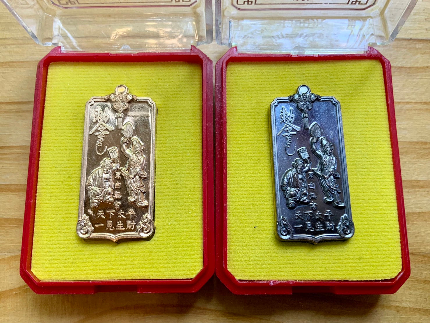 🪙 “Only‑Wealth Twin Reapers Medal” – Tua Pae & Yee Pae White‑Black Fortune Messengers Amulet by Luang Pho It, Wat Chulamanee