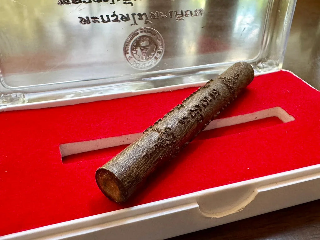 🪙 “Kasiān Land‑Luck Takrut – Sacred Takhian Wood Land‑Buying & Asset‑Growth Talisman, Saturday‑5 Ceremony by Luang Pu Iam, Wat Saphan Sung (Limited to 1,000 Pieces)”