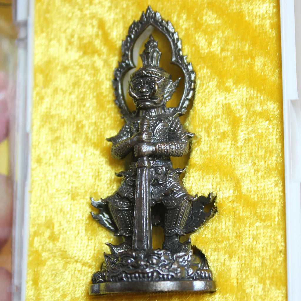 🪙 Tao Wessuwan “Treasure Vault Guardian” – Blackened Copper Wealth & Protection Amulet by Luang Pho Whan, Taphan Hin, Phichit (B.E. 2560)
