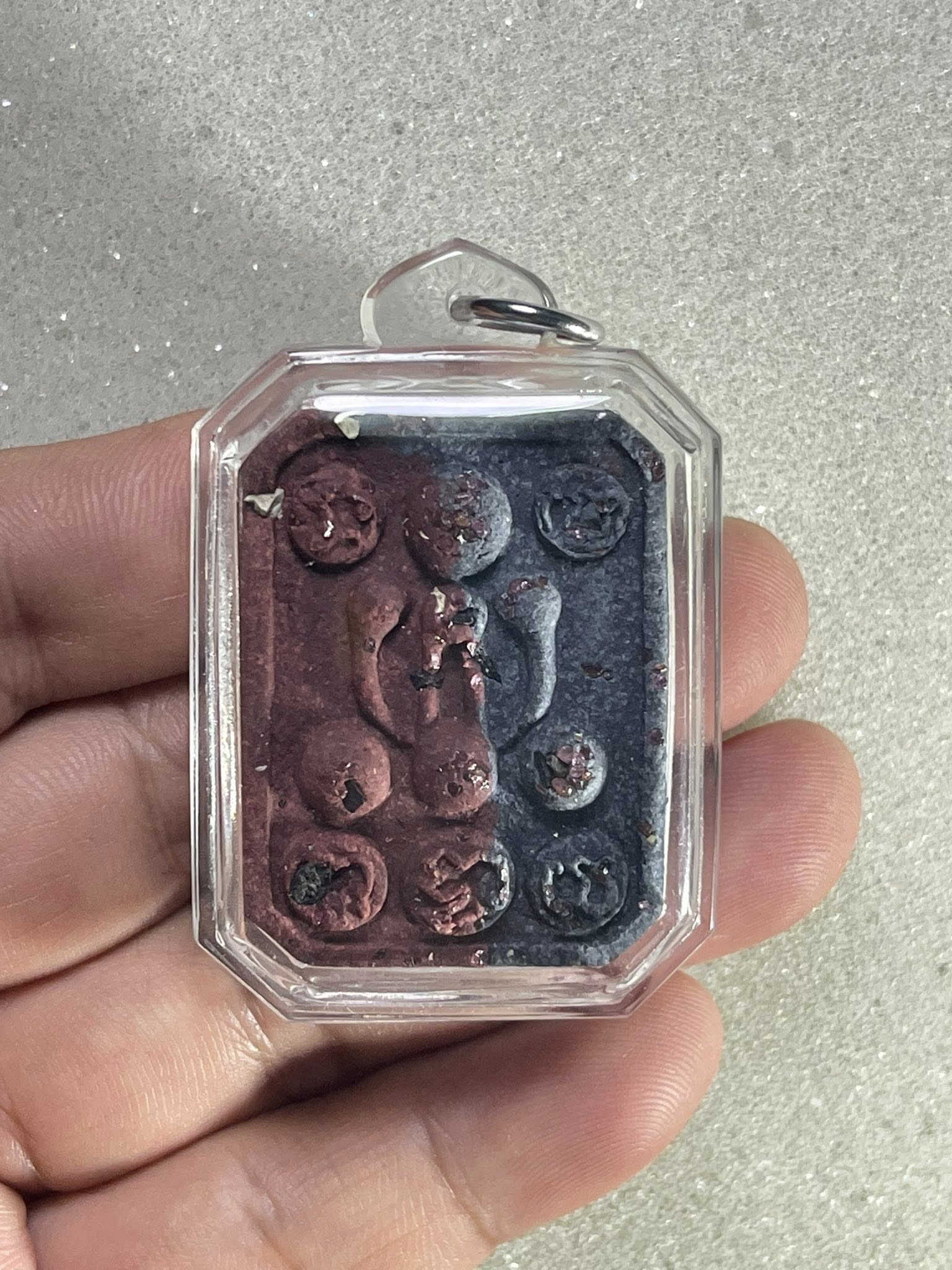 🧿 Ghost Bone Powder Phra Pidta – Supreme Love & Wealth Magnet by Ajarn Nipon, Wat Lon, Phatthalung (Top #1 Temple Bestseller) Blue and red bring wealth.