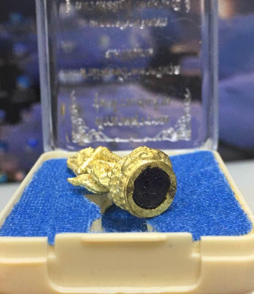 🪙 “Billion‑Treasure Tao Wessuwan” – 4 cm Mystic Alloy Wealth & Protection Guardian with Jindamanee Sacred Powder Base, Blessed by Luang Pho It (Thao Saen Lan Edition)