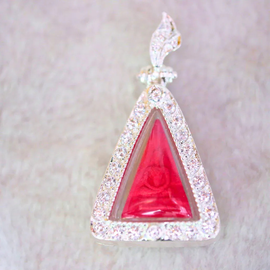 👑 Unlock the Power of Mercy, Luck & Wealth with Phra Nang Phaya Maha Lap! ส้มใส่กรอบเพชรกันน้