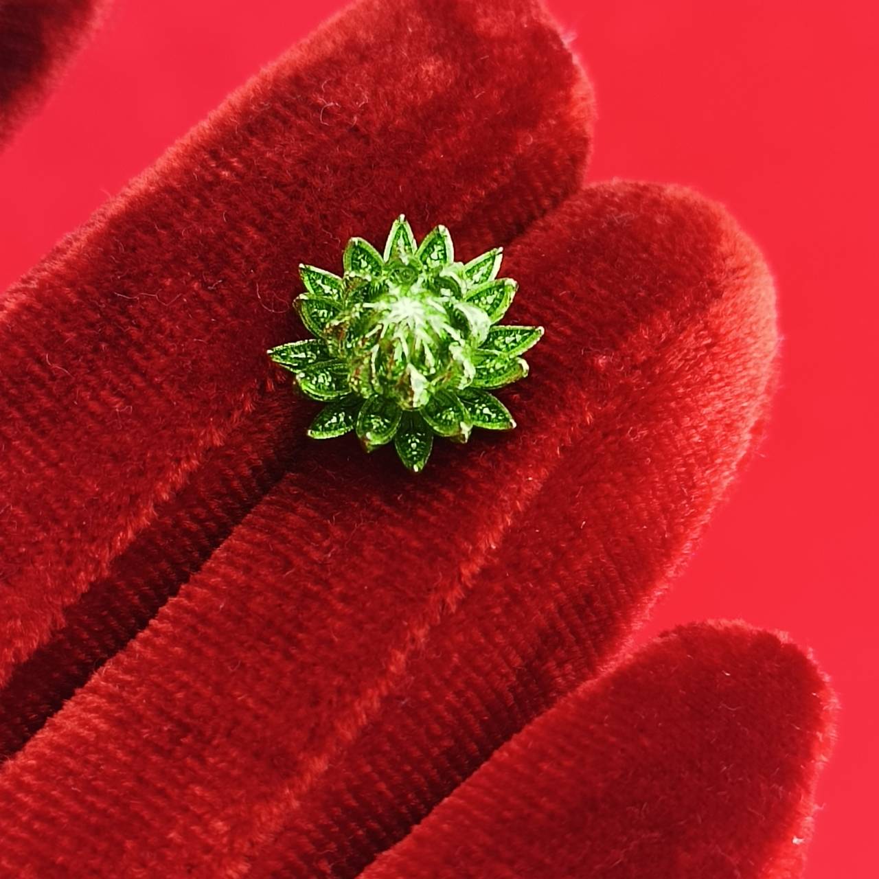 Sacred Pikul Flower Amulet – Prosperity & Blessing in Green Bronze