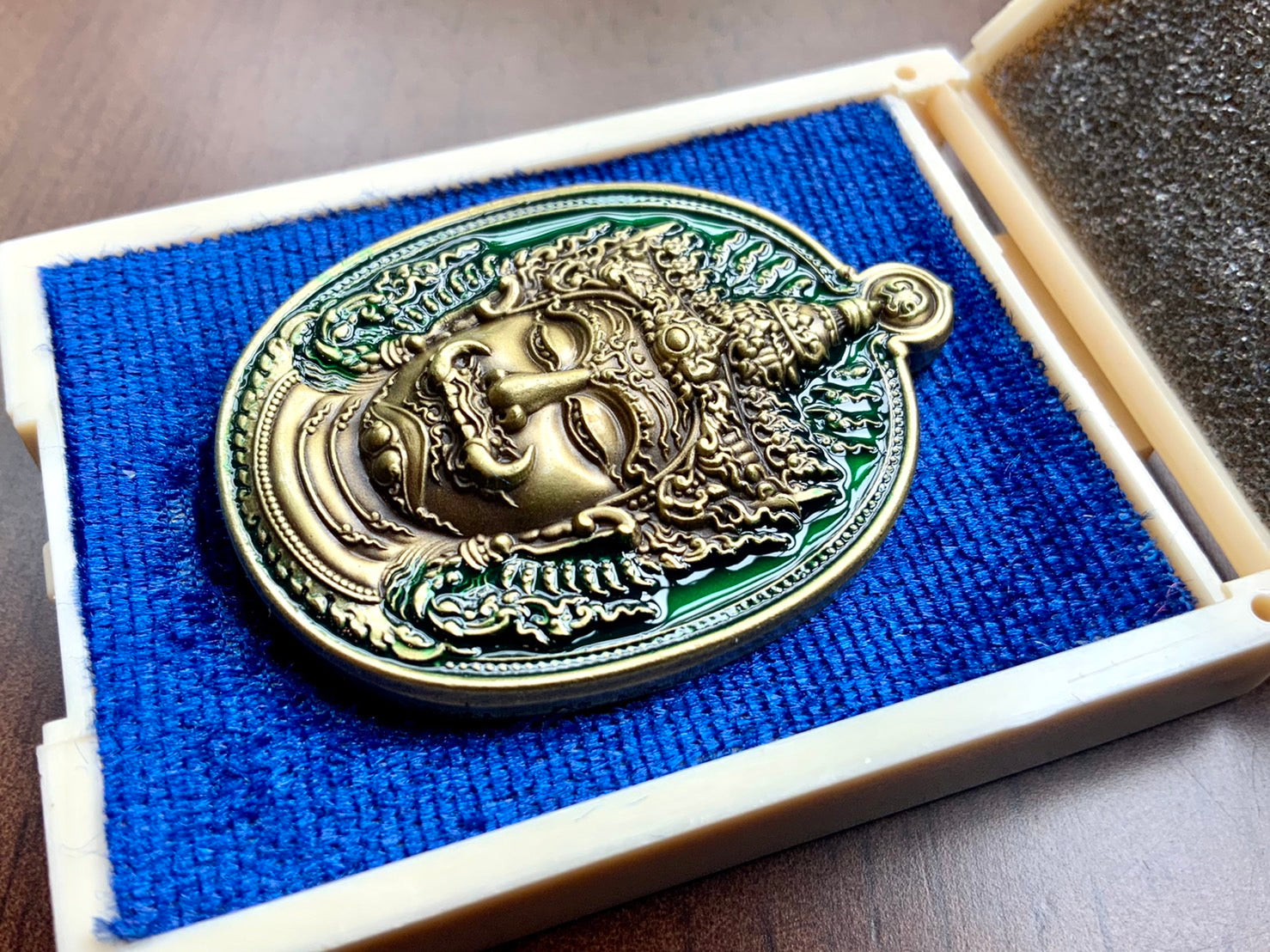 💰 Thao Wessuwan "Thep Setthi" (Deva Millionaire) Coin: "Na Thewada" Edition by LP Suchart (Wat Sila Dok Mai) – Wealth & Divine Protection