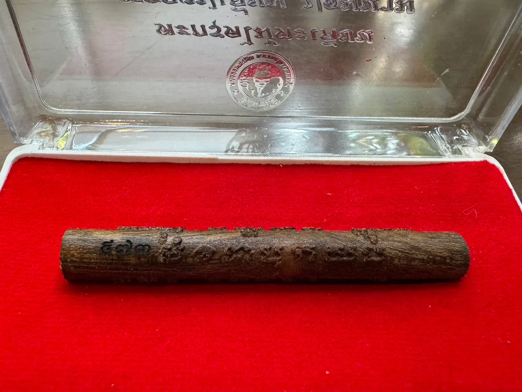🪙 “Kasiān Land‑Luck Takrut – Sacred Takhian Wood Land‑Buying & Asset‑Growth Talisman, Saturday‑5 Ceremony by Luang Pu Iam, Wat Saphan Sung (Limited to 1,000 Pieces)”