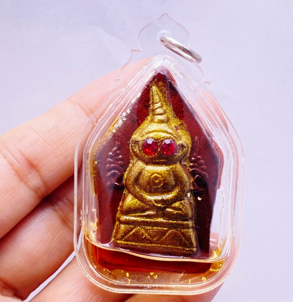 ❤️ Phaya Ngang Ta Daeng "Salan Niang La-or" (Red-Eyed King): Encased in Passion Oil – Luang Phor Mian – Authentic Khmer Love & Wealth Amulet