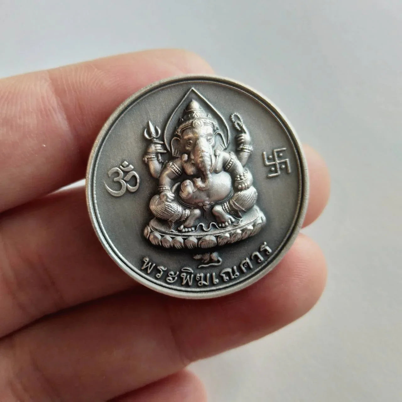 Attract Wealth and Happiness with Ganesh Amulet for Wealth and Prosperity 'Setthi Mee Suk' by Luang Pu Key