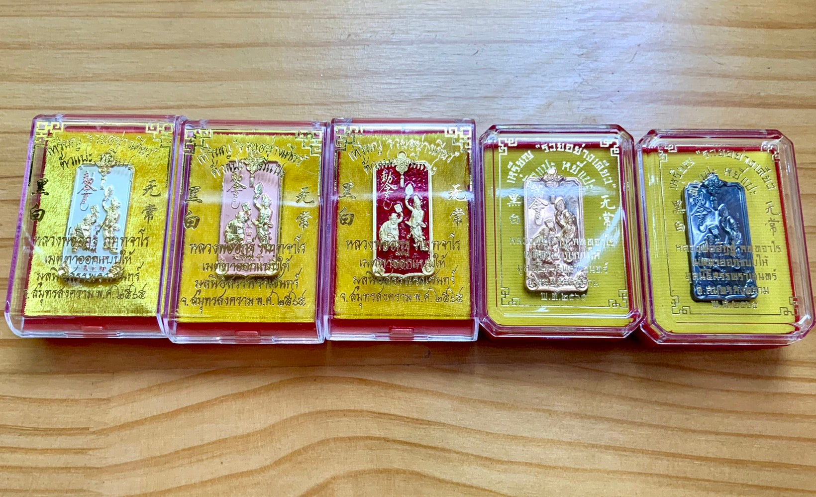 🪙 “Only‑Wealth Twin Reapers Medal” – Tua Pae & Yee Pae White‑Black Fortune Messengers Amulet by Luang Pho It, Wat Chulamanee