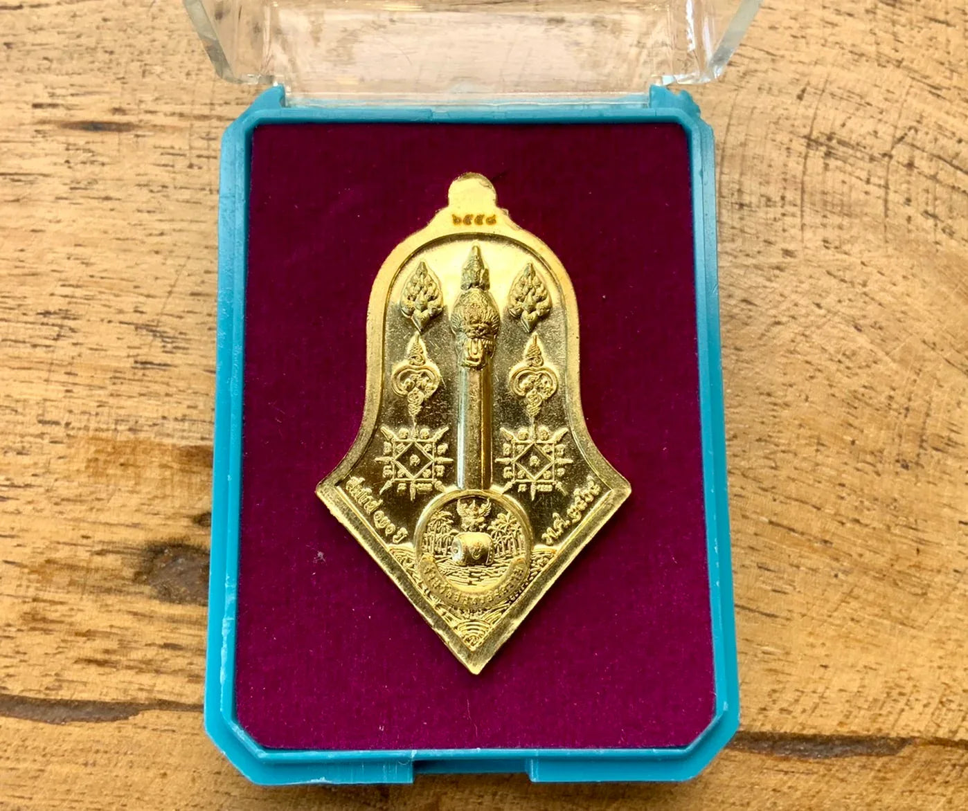🪙 “City Pillar Guardian Tao Wessuwan” – 121st Anniversary Commemorative Wealth & Protection Medal by Luang Pho It, Wat Chulamanee (B.E. 2565)