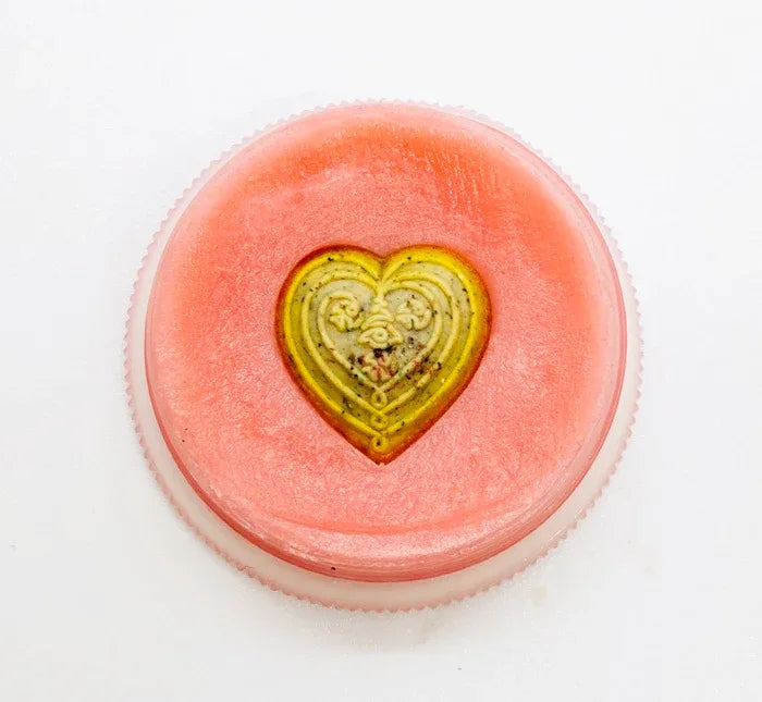 💘🔥 Supreme Khun Paen Beeswax Charm – "Na Ok Taek" Edition for Heart-Shattering Attraction & Irresistible Magnetism