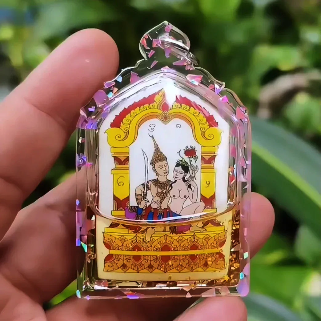 ✨ Enchanted White Veil of Desire – Phet Payathorn Charm-Oil Locket for Loving-Kindness, Allure & Wish Alignment
