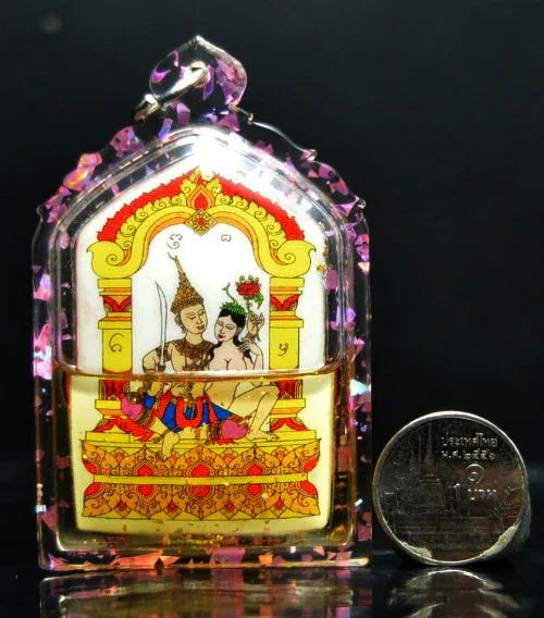 ✨ Enchanted White Veil of Desire – Phet Payathorn Charm-Oil Locket for Loving-Kindness, Allure & Wish Alignment