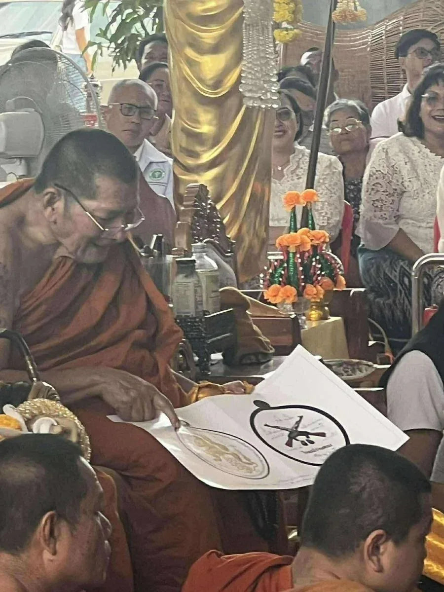 Exclusive Pahuruman Coin Hanuman Chok Nuea Mek Edition by Luang Pu Sila Sirichanto - Dark Oxidized Copper with Original Seal for Military Personnel