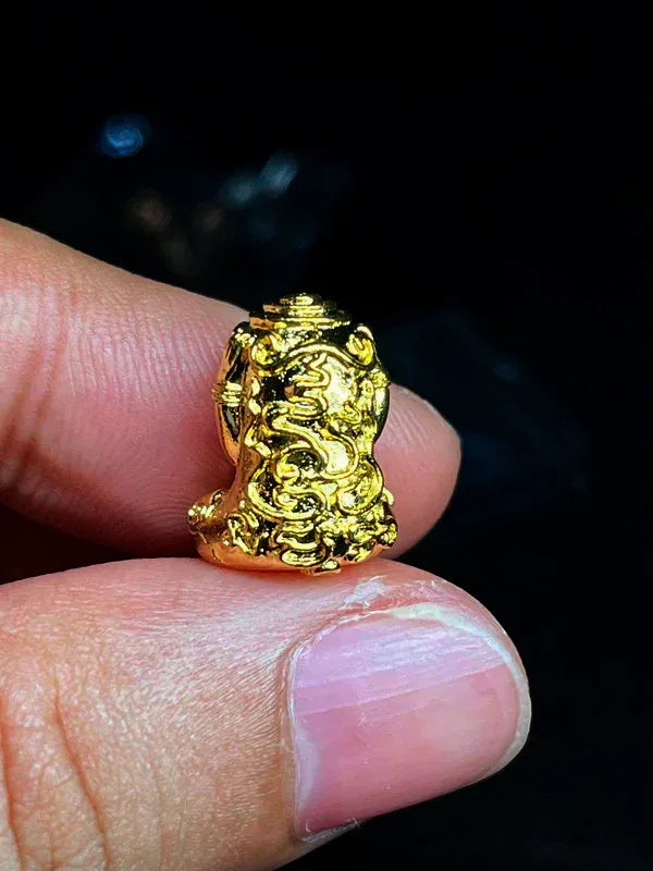 🪙 “Fortune‑Treasure Phra Pidta – Wealth, Luck & Protection Buddha Amulet by Luang Pho Sanan, Wat Klang Ratchakru (Ang Thong, Thailand)”