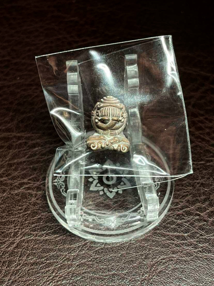 🪙 “Fortune‑Treasure Phra Pidta – Wealth & Protection Buddha by Luang Pho Sanan, Wat Klang Ratchakru (Ang Thong)”