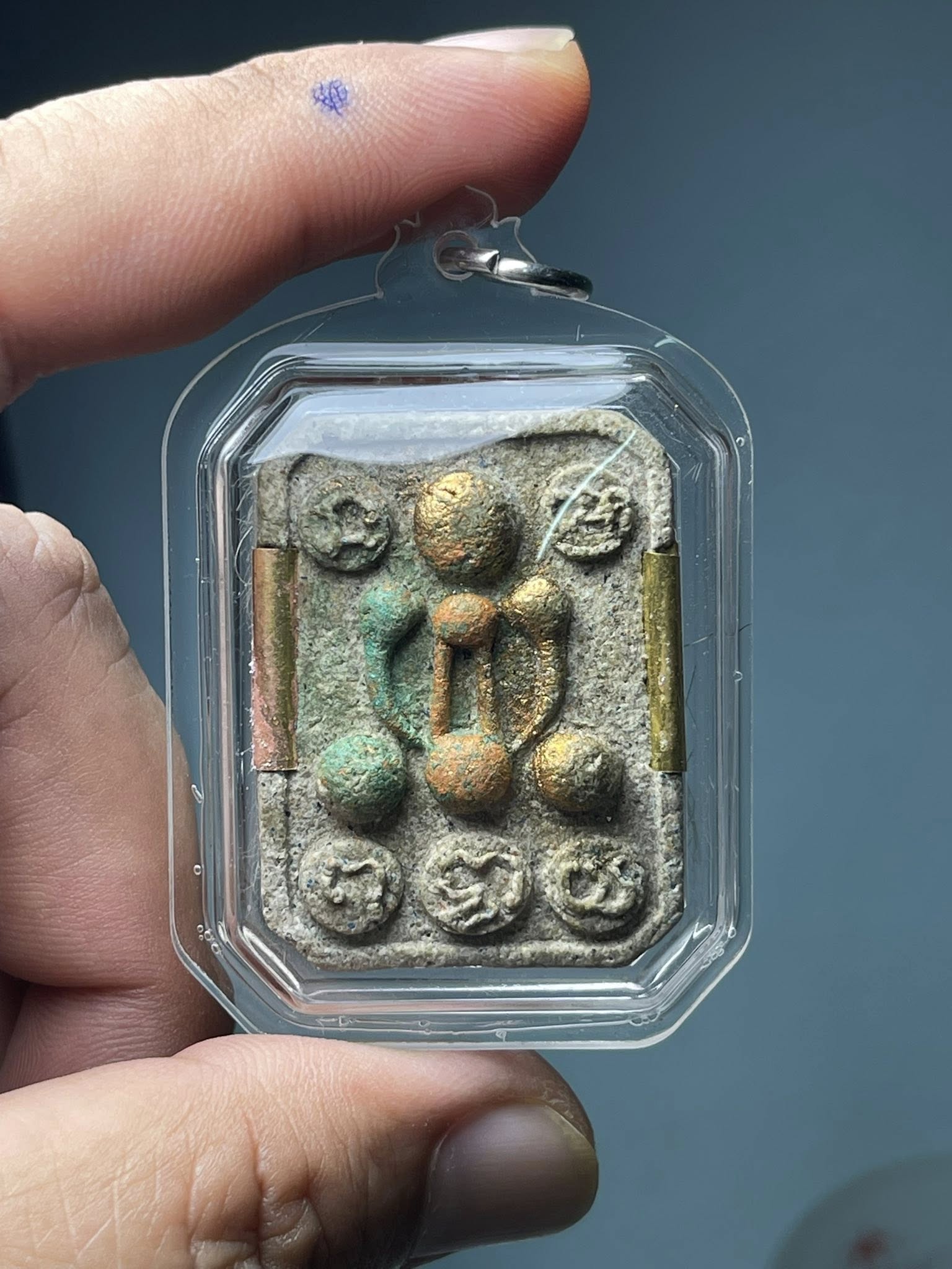 🧿 Ghost Bone Powder Phra Pidta – Supreme Love & Wealth Magnet by Ajarn Nipon, Wat Lon, Phatthalung (Top #1 Temple Bestseller) The auspicious ceremony behind the tiger skin.