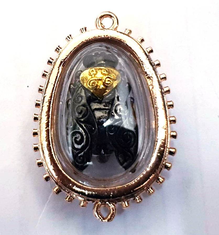 Golden Prosperity Bumble Bee Amulet | Master Kruba Tao | Wat Ubosot Ban Lao&nbsp;金富蜜蜂招財靈符 | 阿贊陶大師 | 清邁班老寺院 - Thai Blessing Co