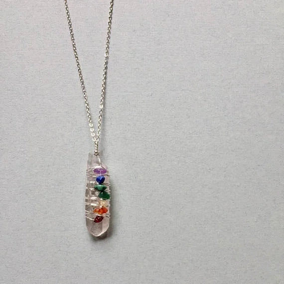 ✨ Chakra Balancing Quartz Necklace – Spiritual Healing Jewelry for Energy Alignment and Wellness
