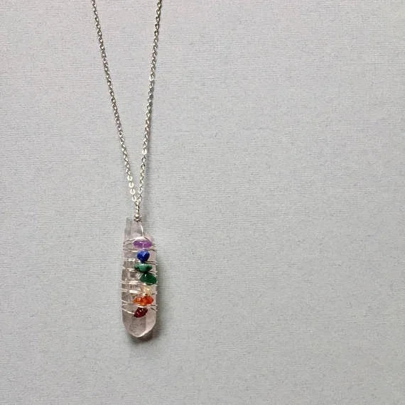 ✨ Chakra Balancing Quartz Necklace – Spiritual Healing Jewelry for Energy Alignment and Wellness