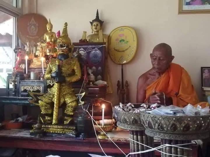 👤 Hun Payont "Merit Power" Ghost Servant Figurine – Business Aid & Protection by Luang Phor Plueang