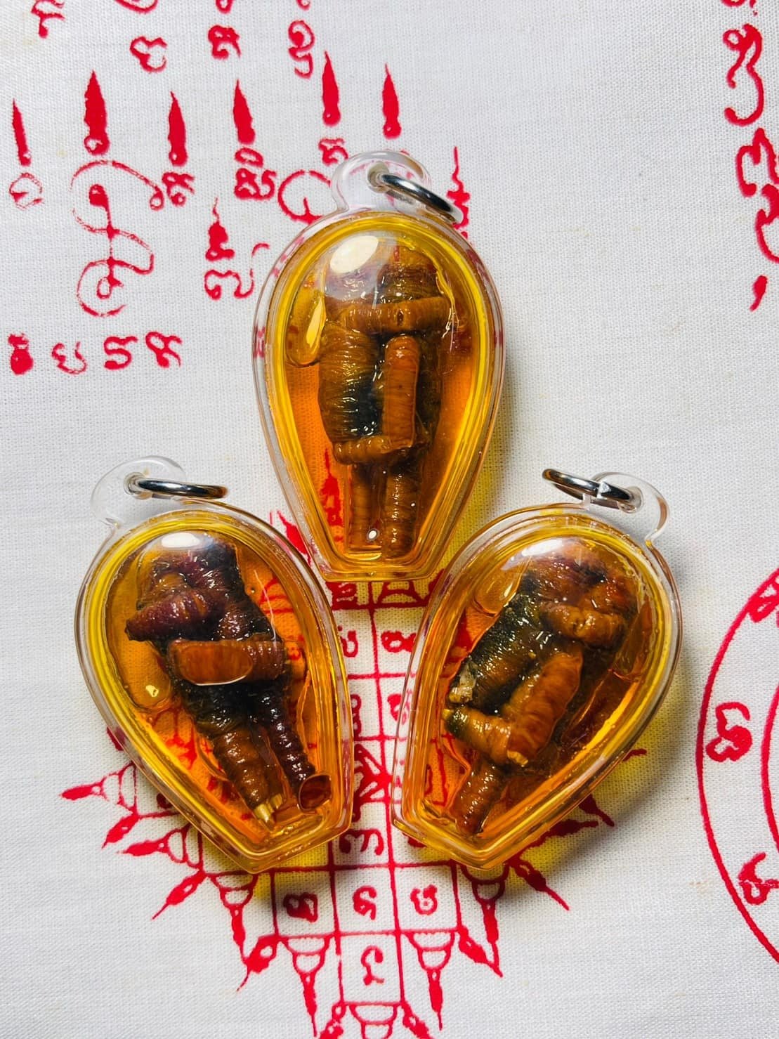 💞 "Inseparable Souls" Hoon Payon (First Edition): Embracing Couple Amulet by LP Pun (Wat Pa Ban Sang) – Ultimate Love & Protection