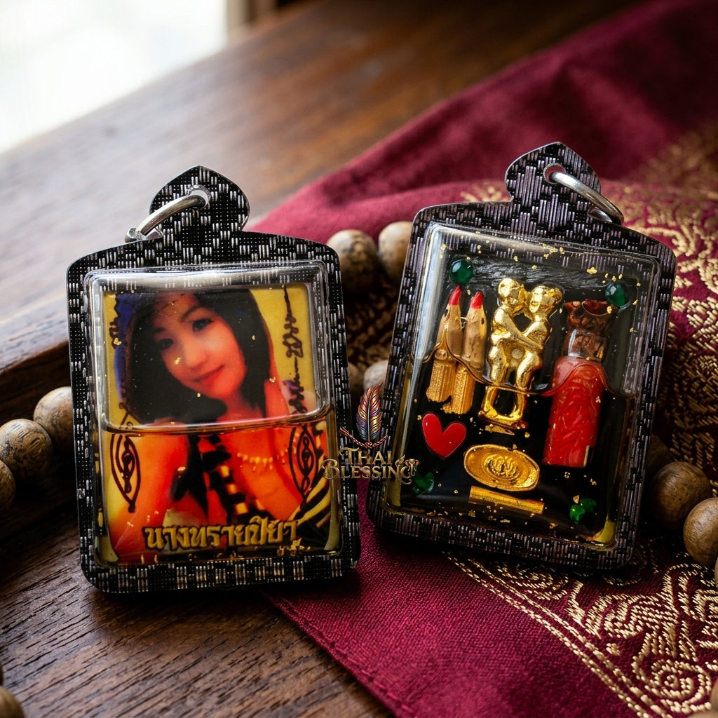 💃 Locket Nang Piya: The Sovereign of Ethereal Charm & Infinite Fortune – Lersi Somdet (Kruba Det) – Ban Rattanakosin (2567) – The Ultimate Alchemical Engine for Magnetic Attraction & Wealth!