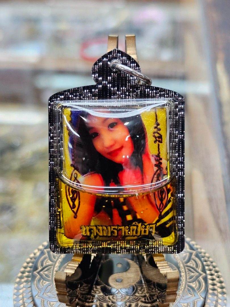 Nang Piya Oil-Locket: Supreme Charm &amp; Fortune | 魅影灵锁：至尊魅力与幸运 - Thai Blessing Co