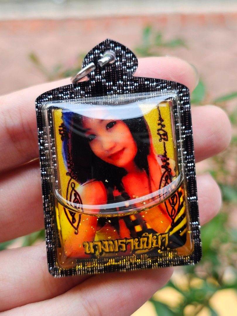 Nang Piya Oil-Locket: Supreme Charm &amp; Fortune | 魅影灵锁：至尊魅力与幸运 - Thai Blessing Co