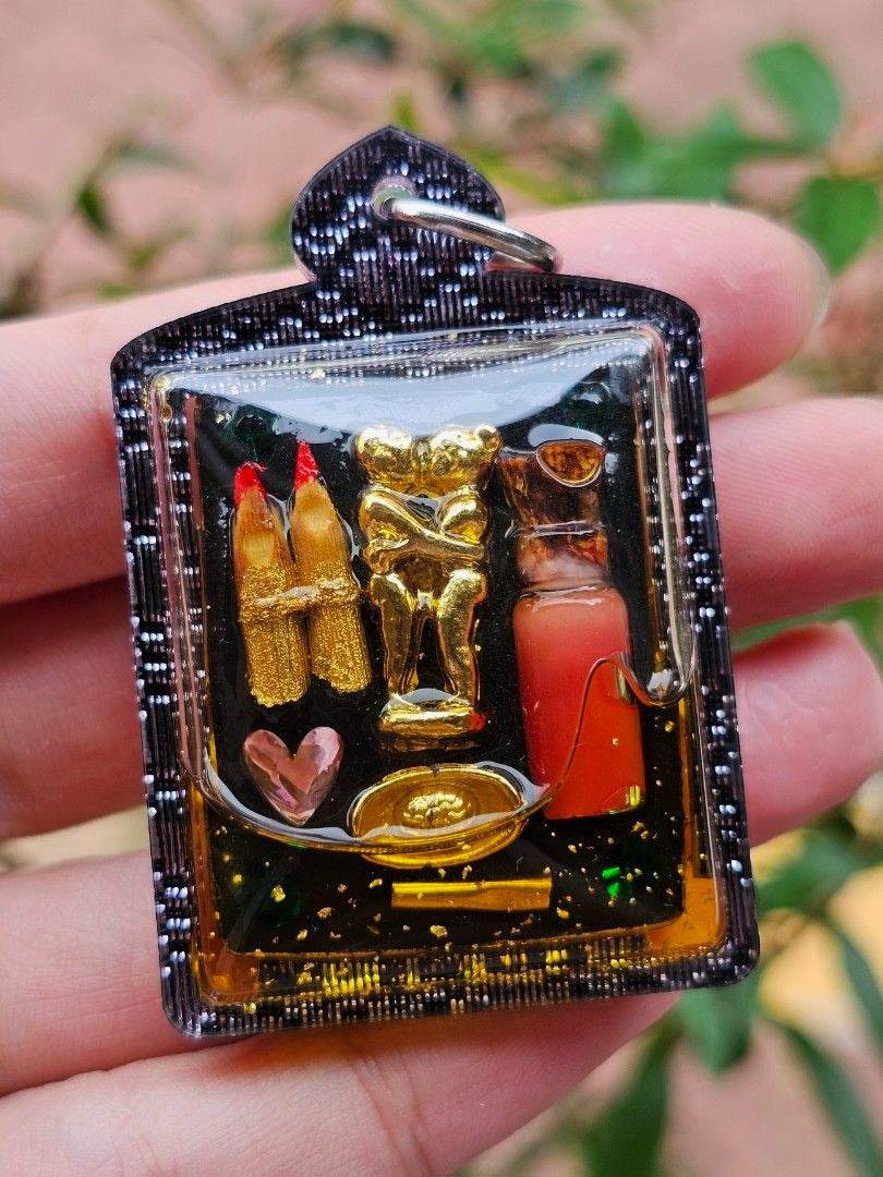 Nang Piya Oil-Locket: Supreme Charm &amp; Fortune | 魅影灵锁：至尊魅力与幸运 - Thai Blessing Co