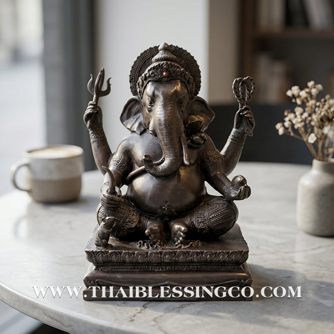 🐘💰 Lord Ganesha (Phra Pikanet) – "Mang Mee Ngoen Thong" (Abundant Wealth) Edition – Black Oxide Ritual Metal (Rom Dam) – Luang Pu Key, Wat Sri Lamyong – The Divine Engine for Total Obstacle Removal, Commercial Dominance, and Unstoppable Life Elevation!