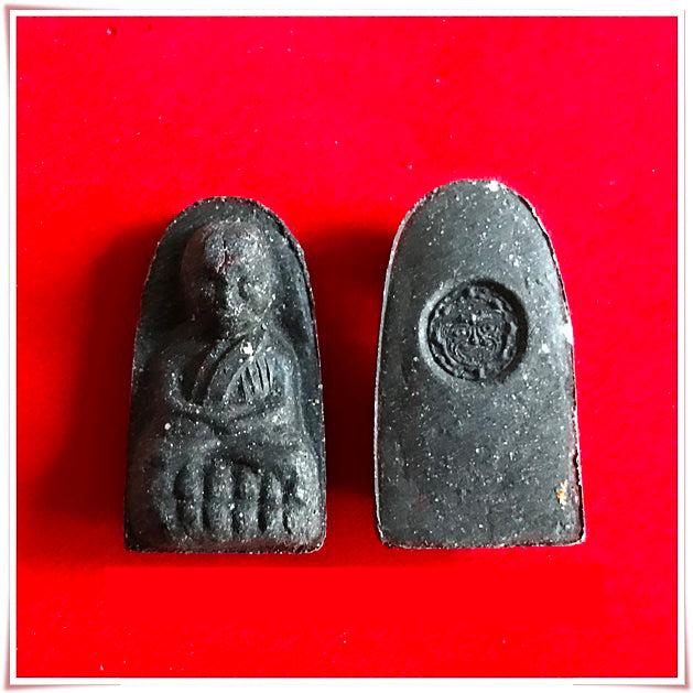 ✨🛡️👑 Authentic Thai Amulet Sovereign Protective Grid - Luang Pu Thuad Medusa-Gorgon Matrix, 7-Phase Multi-Node Geographic Realignment Token