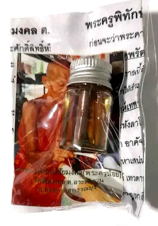 ✨ Divine Magnetic Charm – Maha-Saneh Thep Ramluk Oil by Phra Kru Noi for Alluring Power, Love, and Luck