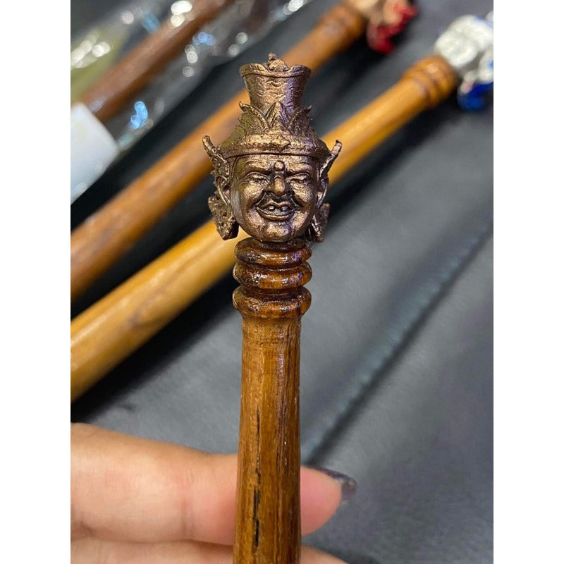 🪄 Mai Kru "Por Gae" Teacher's Wand (5 Inch Teak Wood) – Bucha Kru 64 Edition by LP Phat (Wat Huay Duan) – Ultimate Spiritual Authority