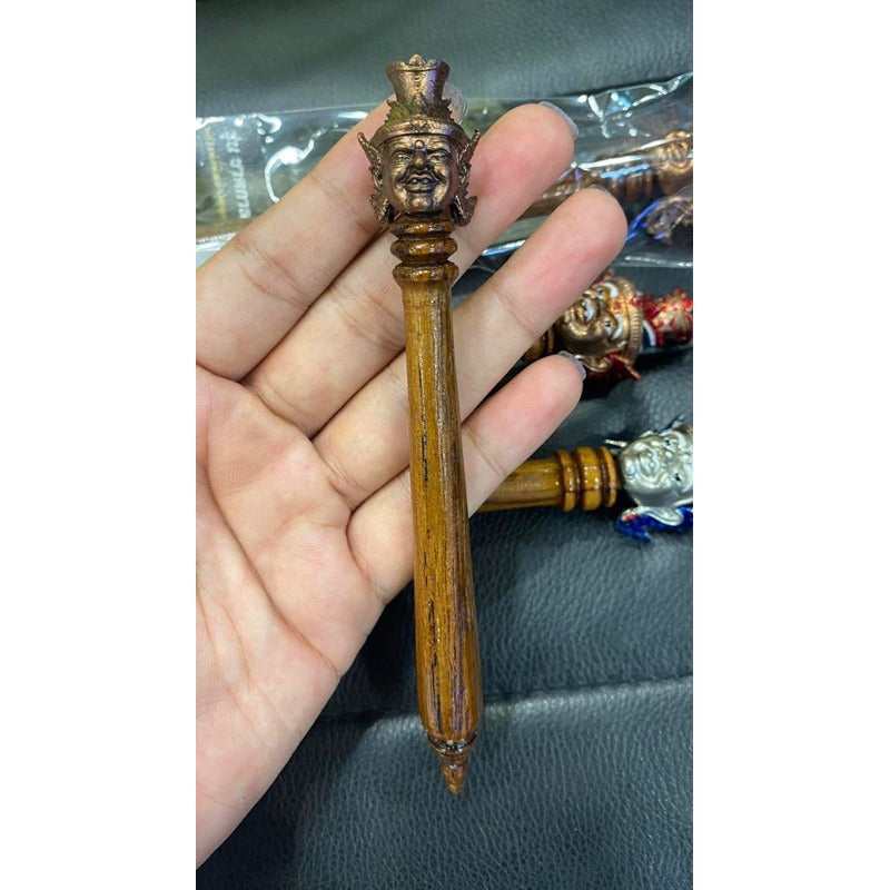 🪄 Mai Kru "Por Gae" Teacher's Wand (5 Inch Teak Wood) – Bucha Kru 64 Edition by LP Phat (Wat Huay Duan) – Ultimate Spiritual Authority