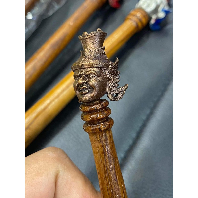 🪄 Mai Kru "Por Gae" Teacher's Wand (5 Inch Teak Wood) – Bucha Kru 64 Edition by LP Phat (Wat Huay Duan) – Ultimate Spiritual Authority