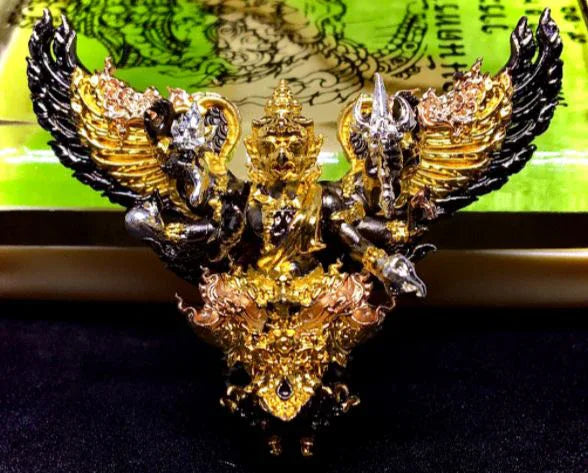 🦅 “Mangrai Garuda Supreme – Large Royal Wealth & Protection Amulet in Maha Chanuan Thong Alloy (Thai Garuda Prosperity & Power Charm)”