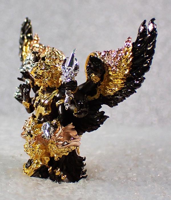 🦅 “Mangrai Garuda Supreme – Large Royal Wealth & Protection Amulet in Maha Chanuan Thong Alloy (Thai Garuda Prosperity & Power Charm)”