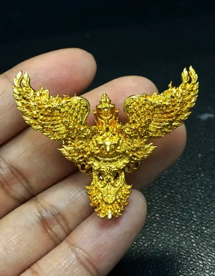 🦅 “Mangrai Garuda Supreme – Large Royal Wealth & Protection Amulet in Maha Chanuan Thong Alloy (Thai Garuda Prosperity & Power Charm)”