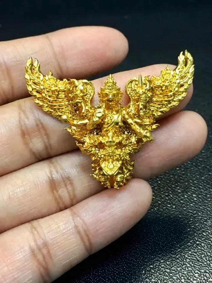 🦅 “Mangrai Garuda Supreme – Large Royal Wealth & Protection Amulet in Maha Chanuan Thong Alloy (Thai Garuda Prosperity & Power Charm)”