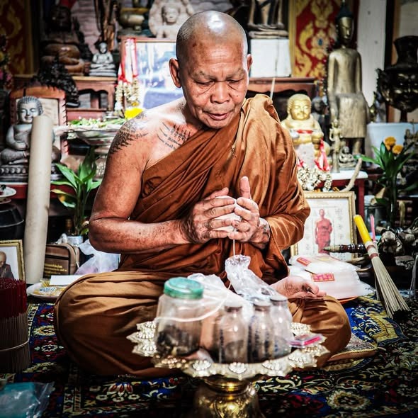 ✨ Masterpiece of Charm & Fortune – Khun Paen Mon Phraya Pan Thong Maha Saneh by Luang Pho Sangwian 🌟